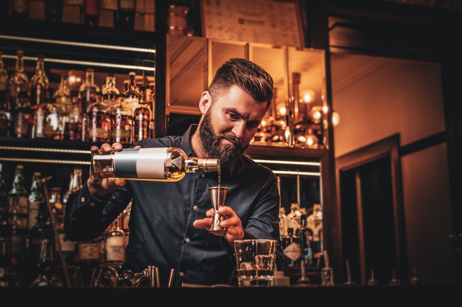 bar-manager-is-making-drinks-at-the-bar.jpg